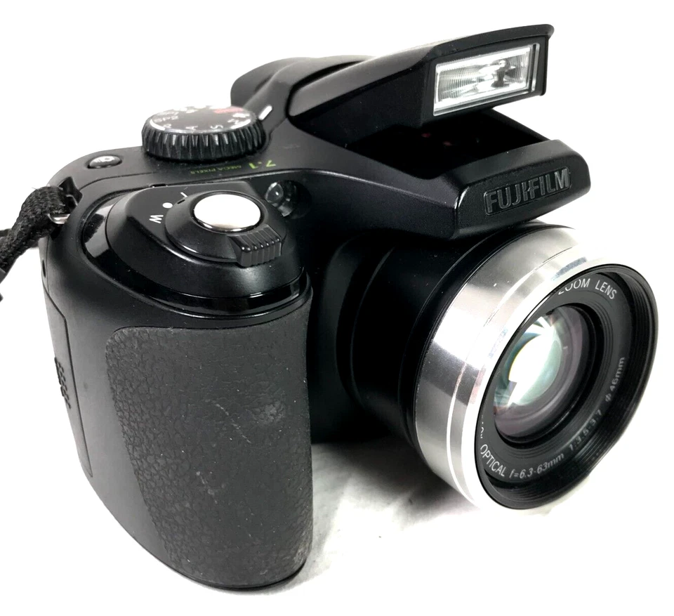 Fujifilm FinePix S5700 Compact Bridge Digital Camera 7.1MP CCD - See Photos, photo 2 of 5