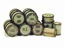 Model Victoria 1/35 Italian Regio Esercito 200 and 50 Liter Fuel Drums WWII 4006