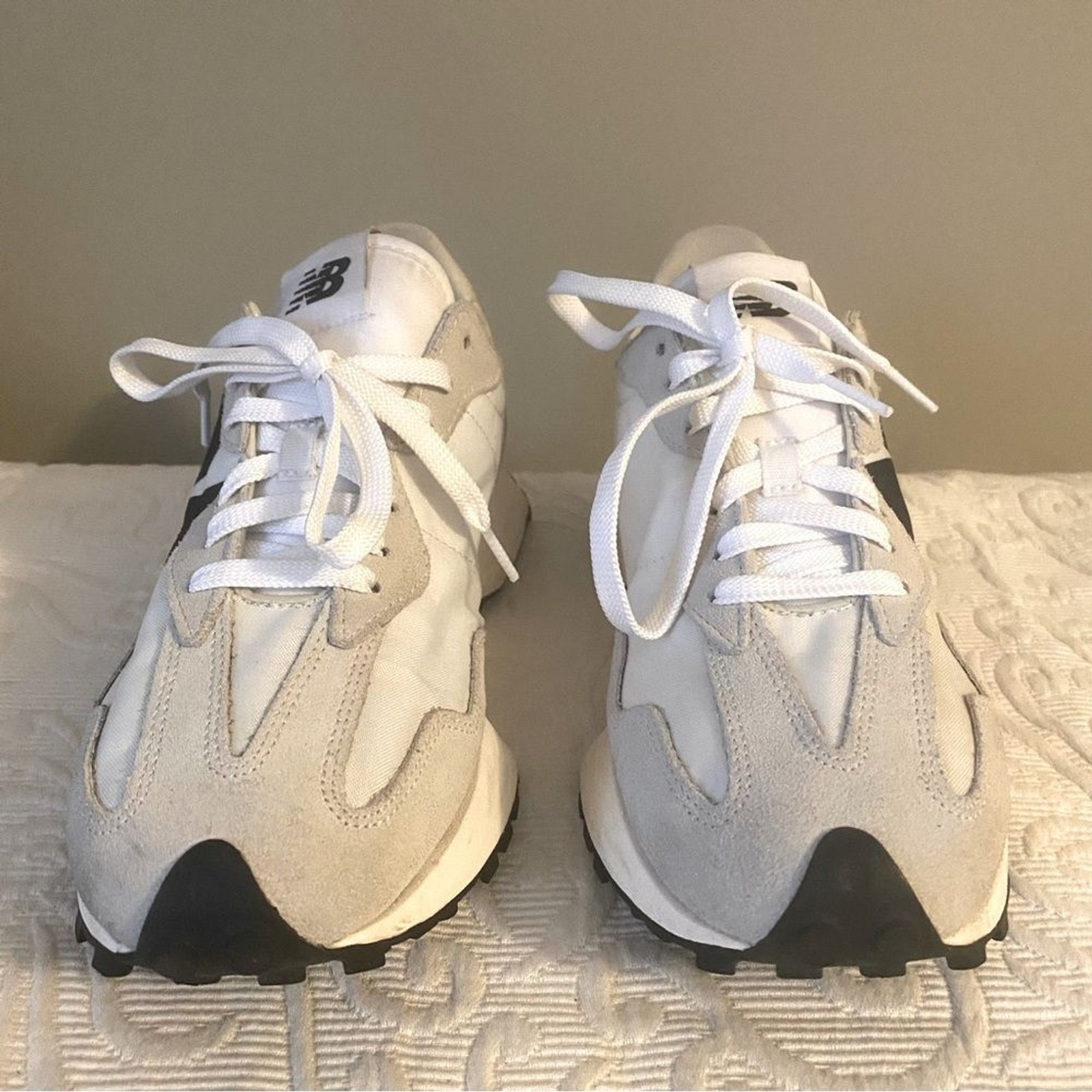 New Balance 327 Sea Salt Sneakers Men’s Shoes Size 9.5 Grey White Black New Balance 327 Sea Salt Sneakers Men’s Shoes Size 9.5 Grey White Black