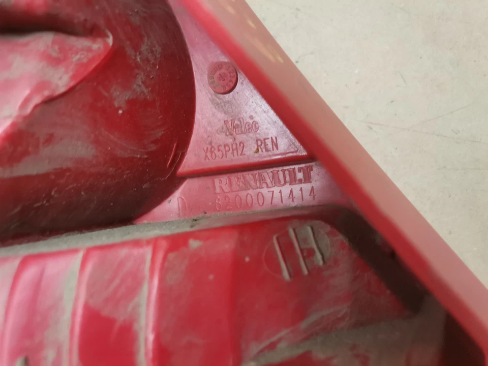 FEU ARRIERE DROIT RENAULT CLIO 2 PHASE 2 N° 200 - Photo 3/4