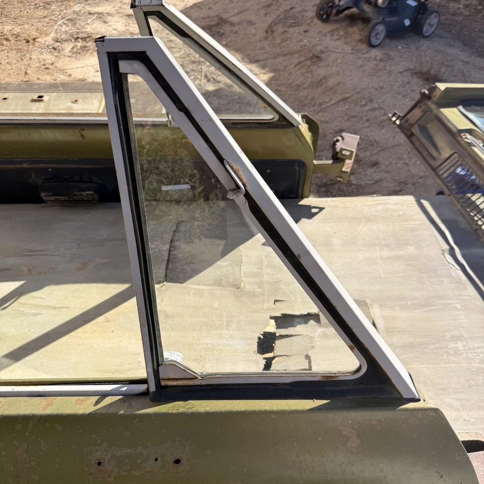 International Scout II 1971-1980 puerta lateral de pasajero (casi completa) Foto 3 de 4