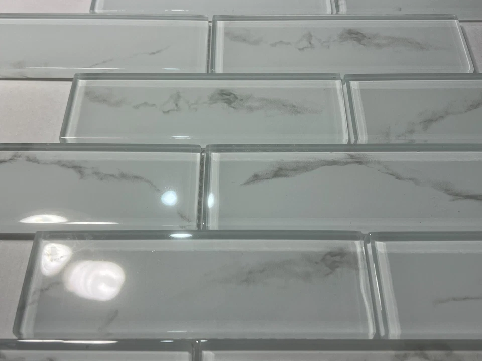 NY100 White/Grey Glass Rectangle Mosaic Tile Kitchen Bathroom Backsplash - Image 3 of 4