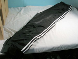 adidas essentials tapered