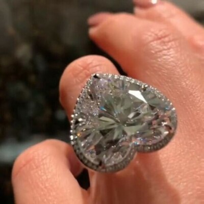 Wunderschöner riesiger Herz- & Rundschliff 15 kt Diamanten Halo Luxus Ehering...
