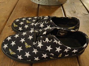wonder woman converse size 7