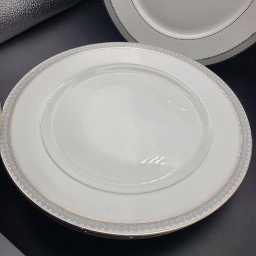 Mikasa Platinum Crown Set (4) Dinner Plates+ Large Bowl Fine China L3428 New - Picture 4 of 10