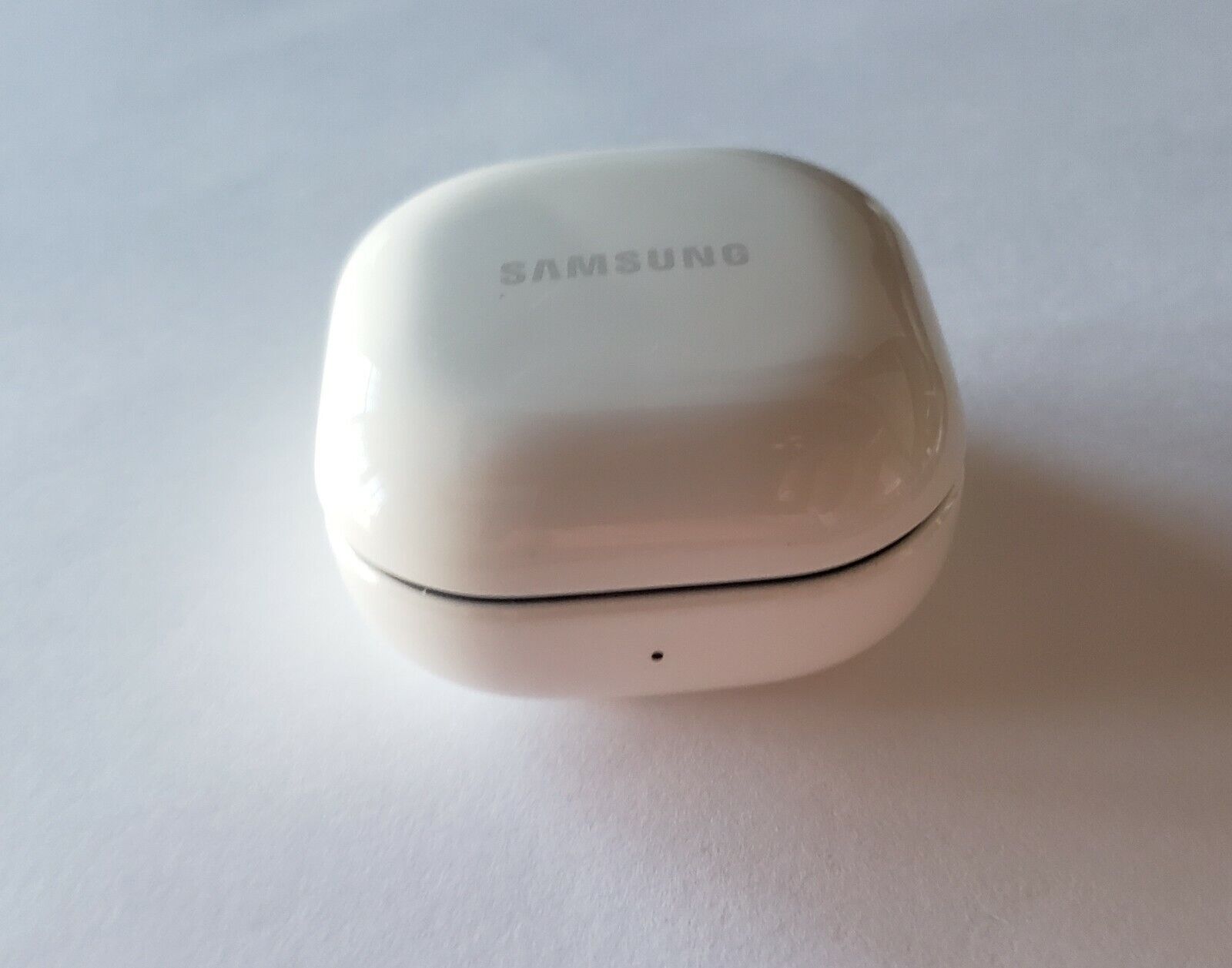 Unused OEM White Graphite CHARGING CASE for Samsung 