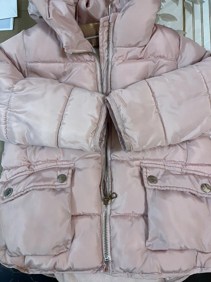 Chaqueta acolchada con capucha ZARA para niñas rosa 5 años 110 cm Foto 4 de 4
