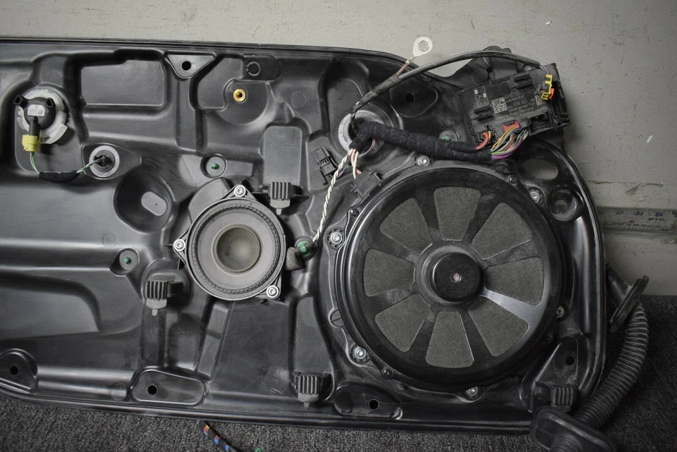 Porsche 981 Cayman Boxster 2013-2015 interior izquierdo revestimiento de puerta del lado del conductor Foto 3 de 4