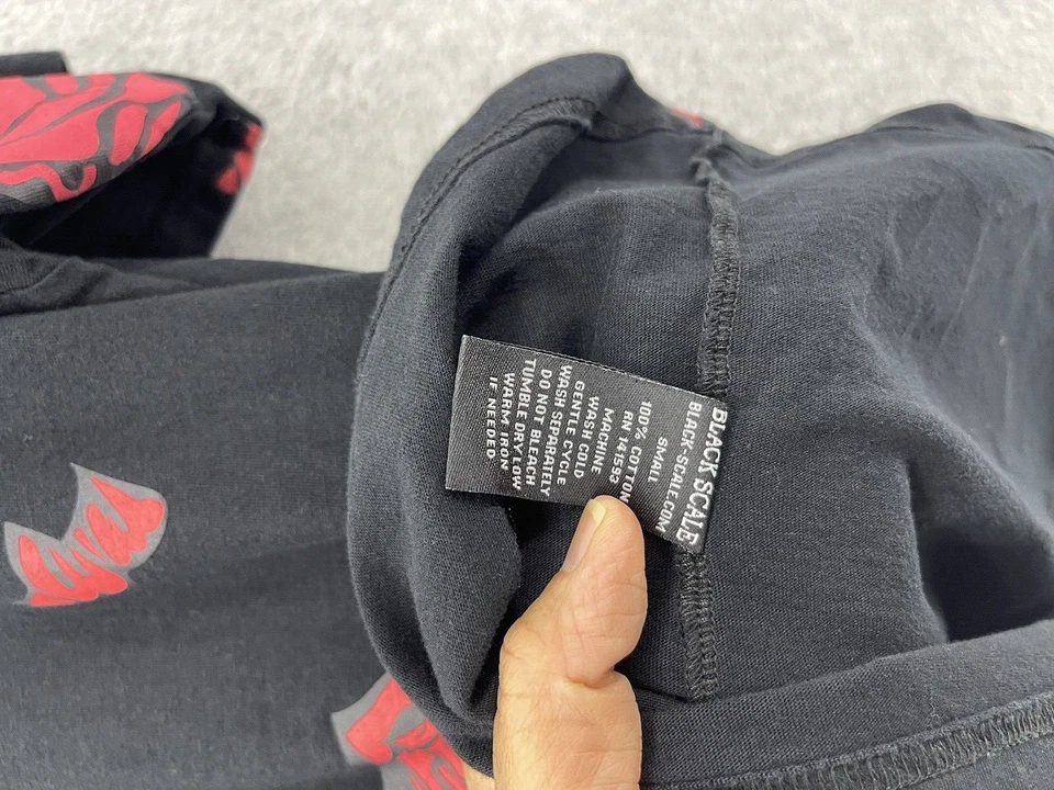 Camisa masculina gola redonda manga curta preta vermelha rosas algodão pequena escala preta - Imagem 4 de 4