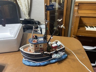 LEMAX Carole Towne 2007 Thomas E. Leonard Fishing Trawler Lighted with Box