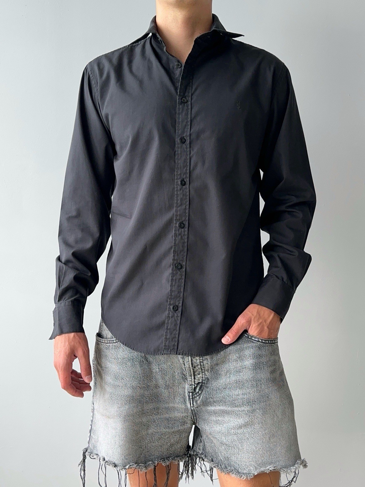 Camicia casual vintage Yves Saint Laurent logo YSL nera con bottoni lusso taglia L