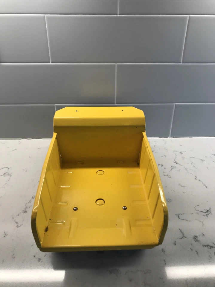 Vintage Tonka 2001 USA Pressed Steel Construction Yellow 13.5" Dump Truck! - Image 4 of 4