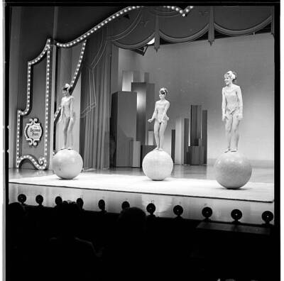The Rogge Sisters Performing on TV 1966 The Hollywood Palace Old Photo 6