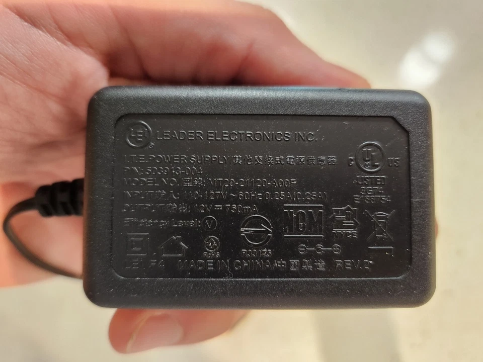 Cable módem ARRIS Touchstone SB6182 con fuente adaptador de corriente Foto 2 de 4