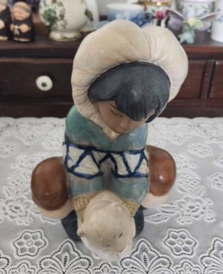 VINTAGE Lladro Figurine Gres Poor Little Bear - Eskimo with Bear #2232, Spain