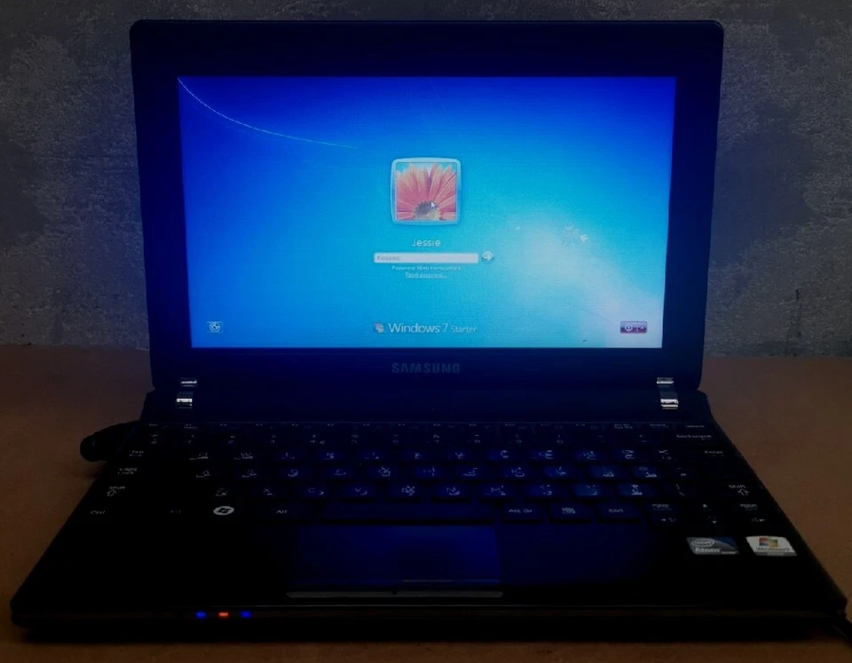 Samsung Notebook Laptop - Black (NP-N2... Windows 7 *FAULTY - Spares Or Repairs* - Image 2 of 4