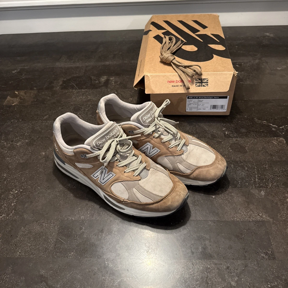 New Balance 990 V6 White and Grey w/Taupe NEW *NWT* Men’s size 10.5D New Balance 991 Sneakers for Men for Sale | Authenticity  main image 3