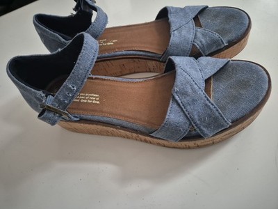 Toms DAMEN-SANDALEN MIT KEILABSATZ DENIM W8