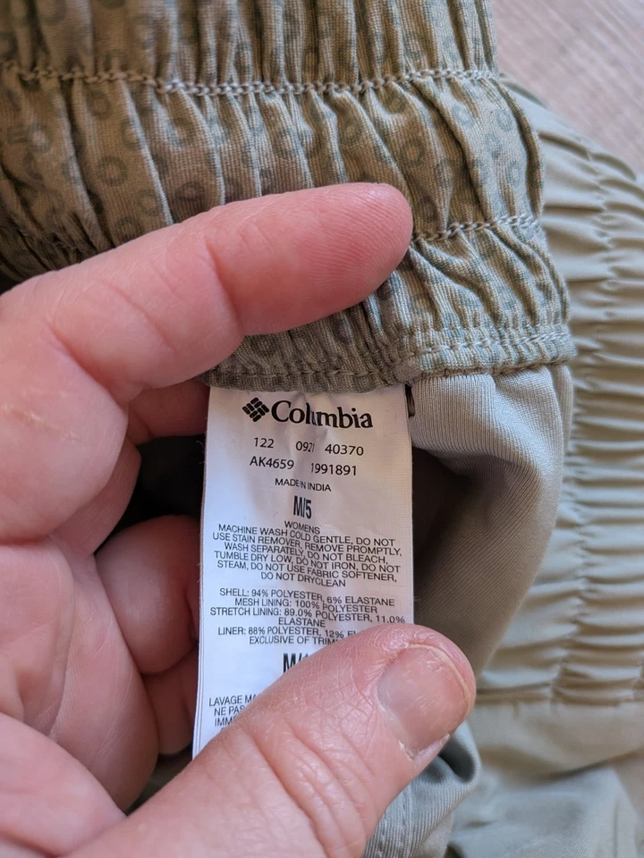 Pantalones cortos de ejercicio Columbia verde medio para mujer Foto 3 de 4