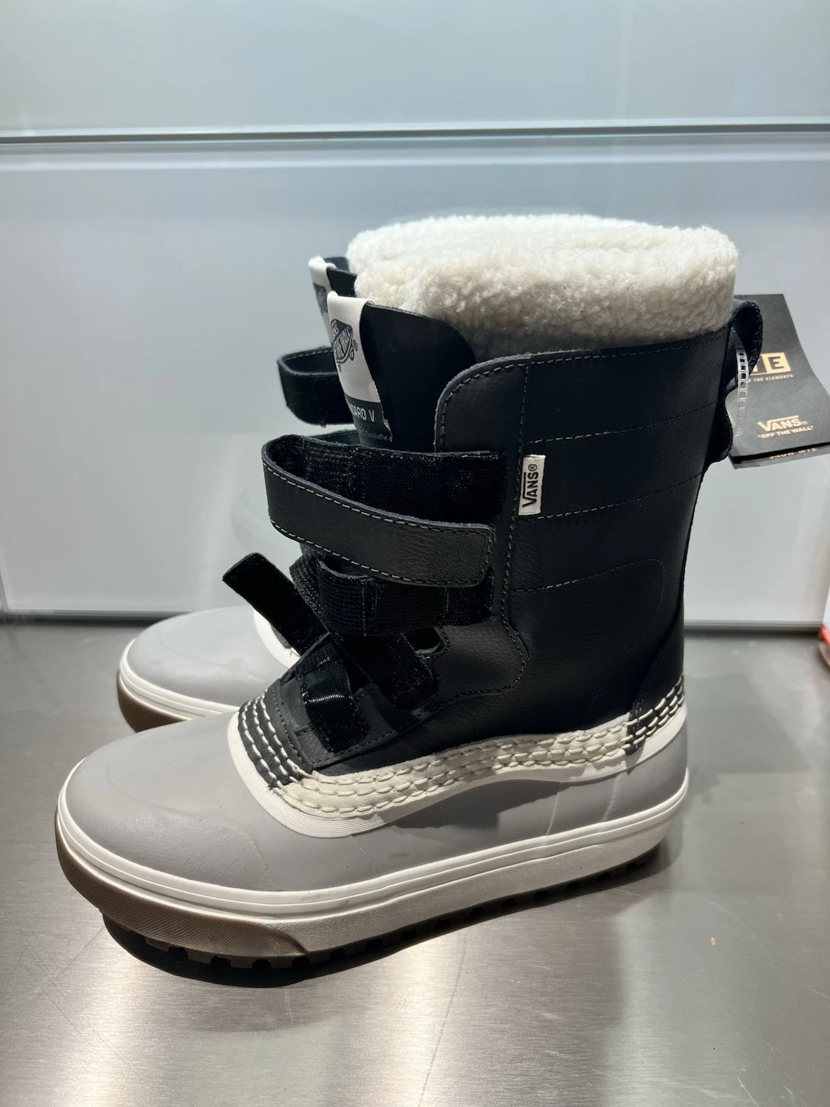 NEW Vans Standard V Snow MTE Boots Tall Winter Removable Liner Sz 6.5 Waterproof