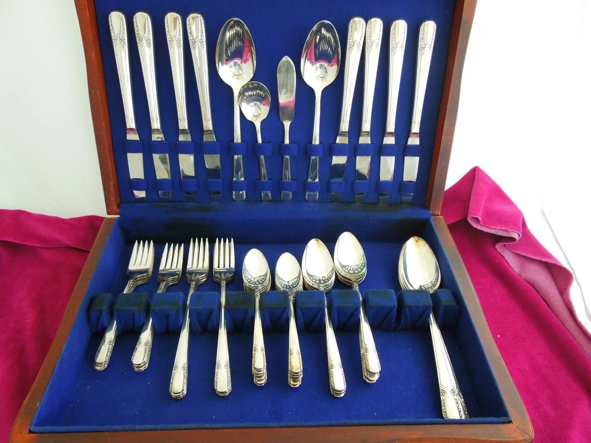 Wm. Rogers & Son Mid-Century Modern 1900-1940 Silver Antiques for