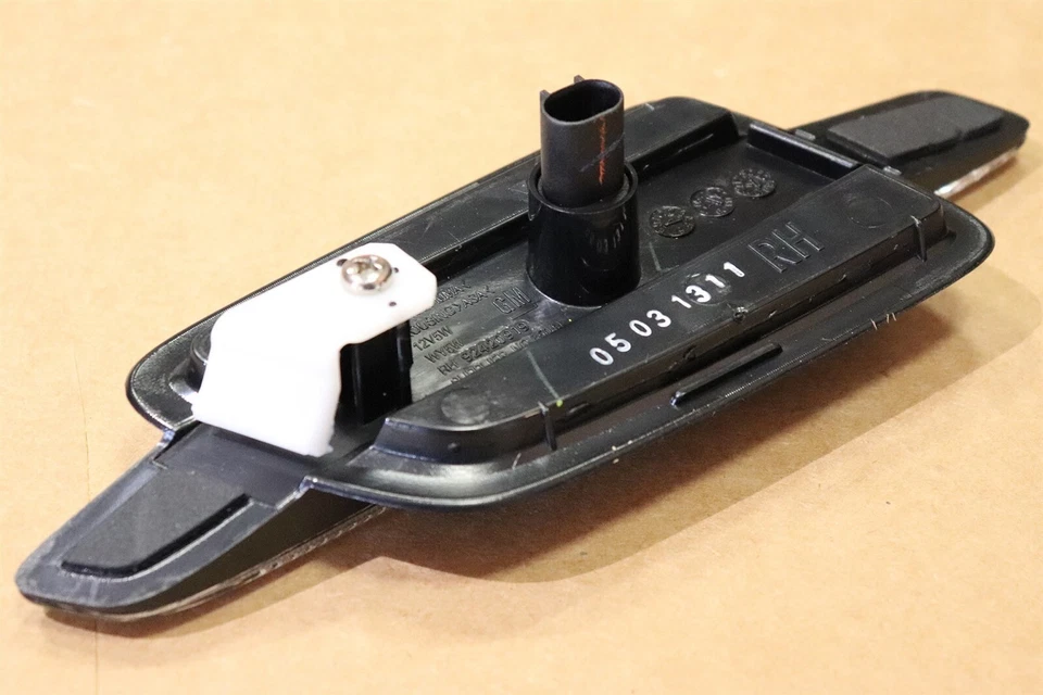 08-09 G8 Señal de giro para guardabarros 92265045 lado derecho del pasajero Pontiac NOS OEM Foto 2 de 4