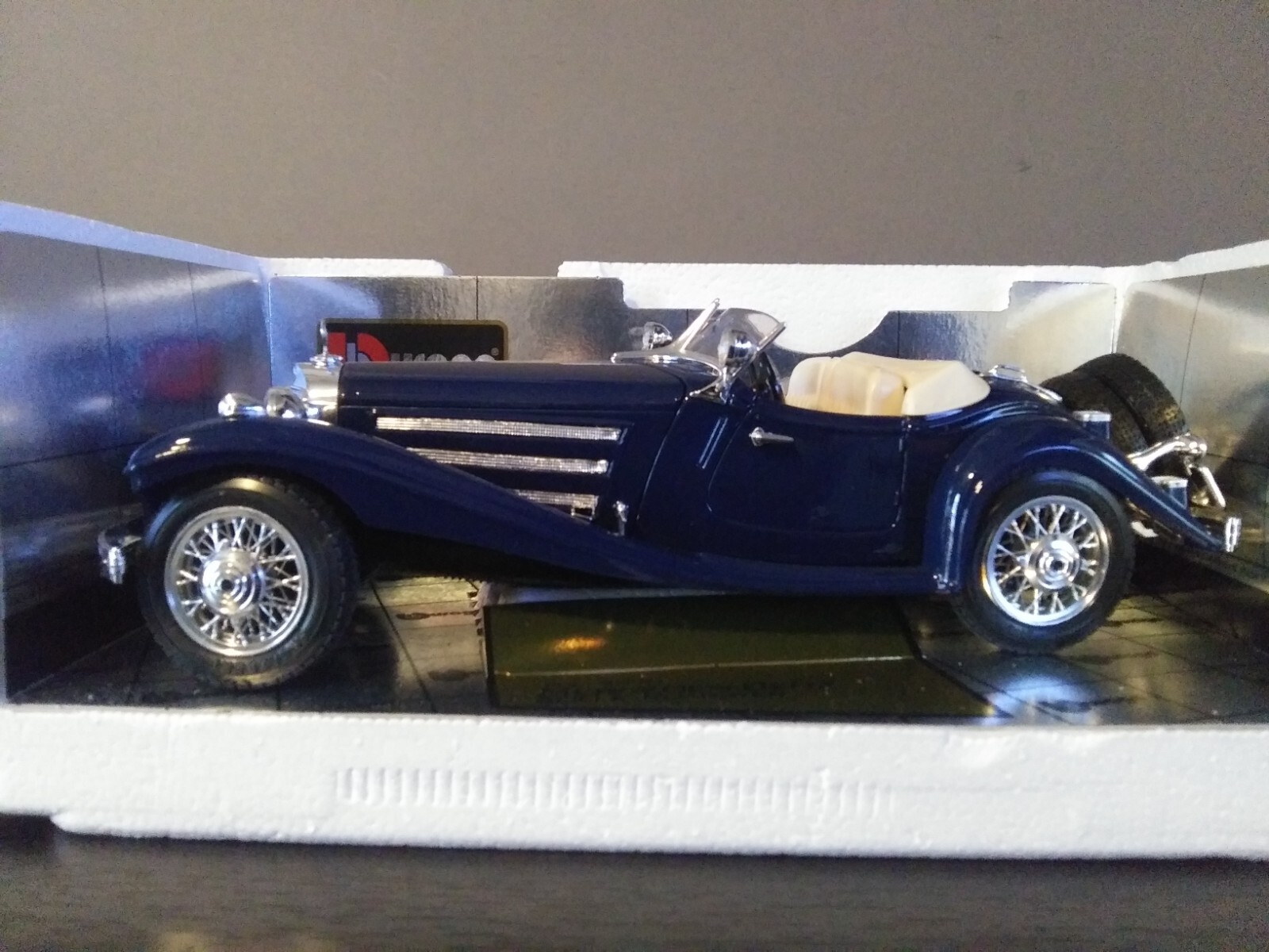 Picture 3 of 8