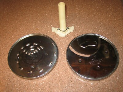 Cuisinart DLC-10 Food Processor 2 Discs slice/shred and Detach Stem Made Japan 