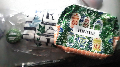Tolles Set Fragonard Kosmetiktasche Handtuch kleine Seife Duft Verbene Verveine