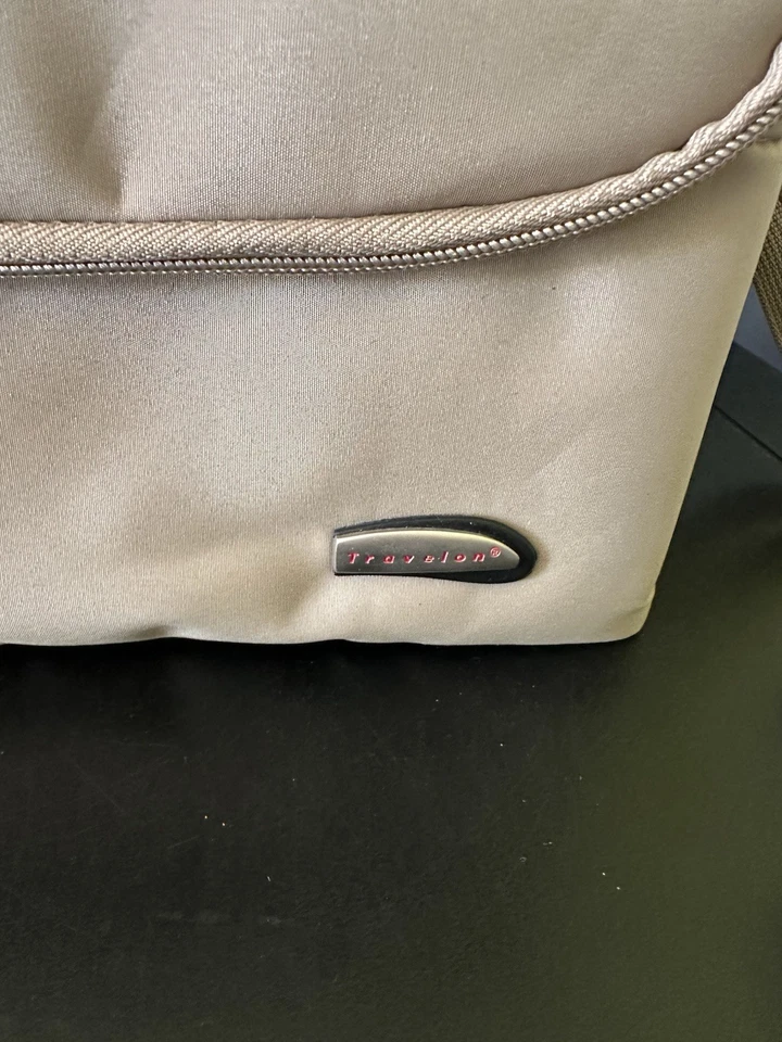 Travelon Beige Tren Desmontable Maquillaje Joyero Estuche Bolsa de Viaje Correa Foto 3 de 4