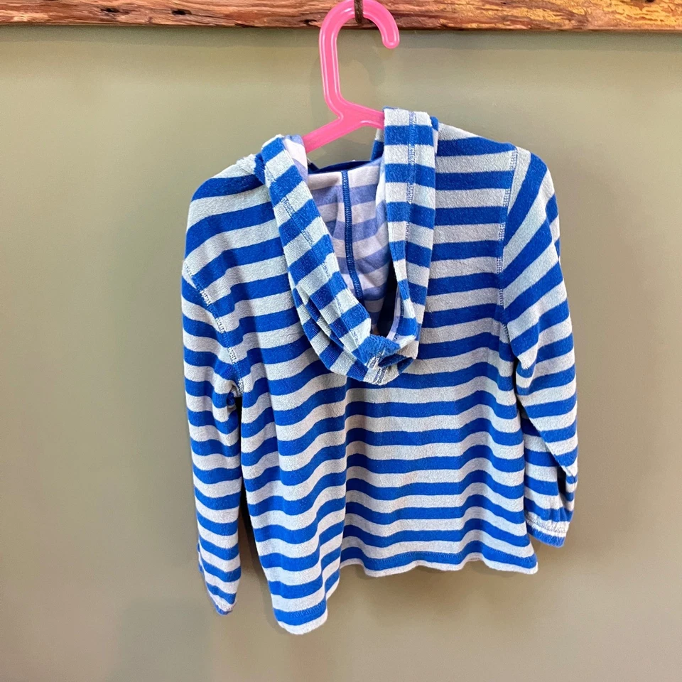 Sudadera con capucha Hanna Andersson para niños azul a rayas de tela de rizo con cremallera Foto 4 de 4