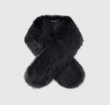 NWT Babeyond 47.2" Black Faux Fur Shoulder Winter Scarf retails for $45