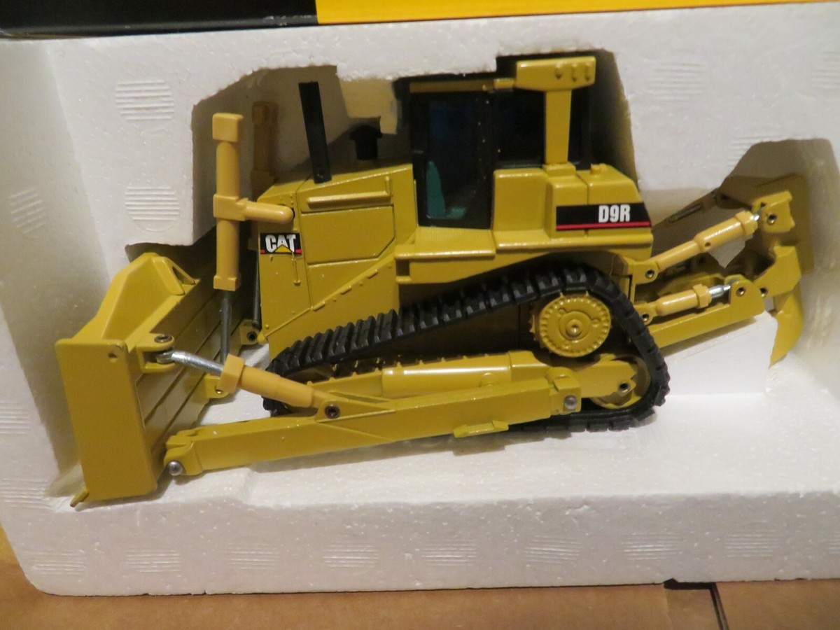 NZG CAT Caterpillar D9R Track Type Tractor 1:50 Scale Made