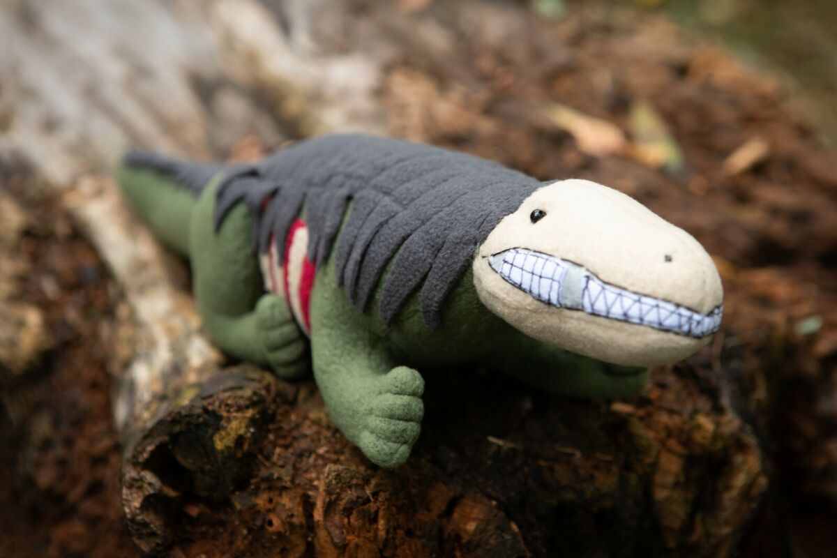 SCP 682 Reptile plush , Hard to destroy reptile handmade soft decoration  15.7in