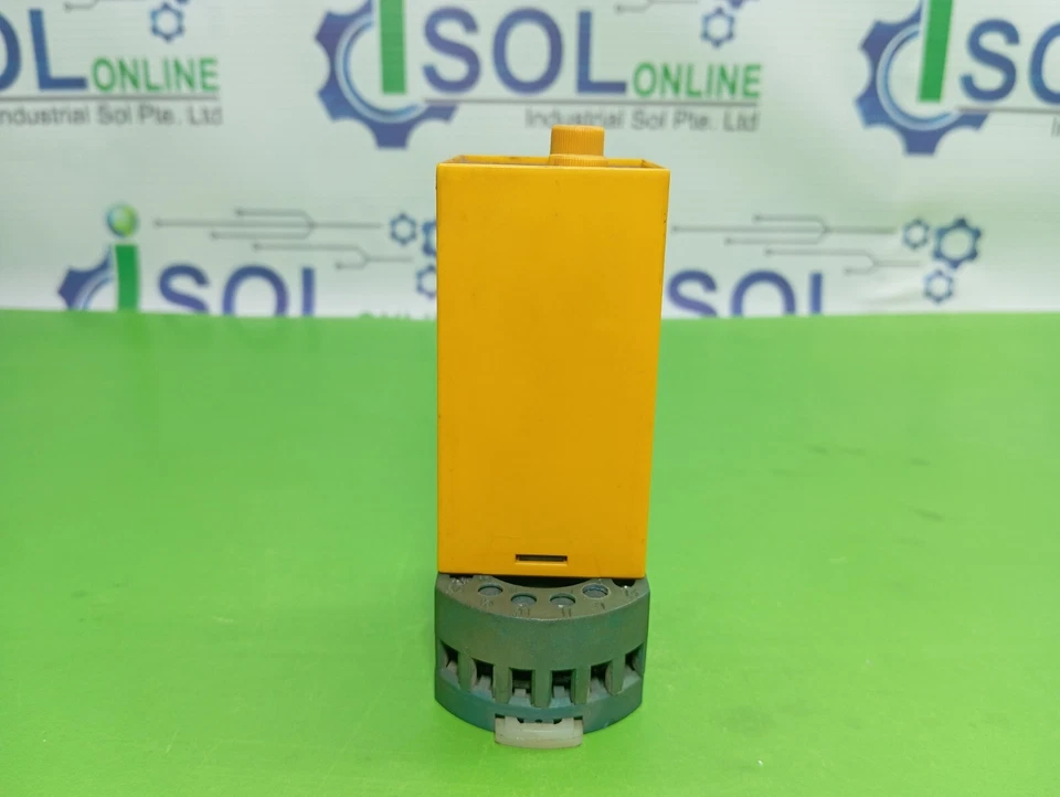 Selectron CH-3250 Lyss Time Relay RZIB 30 With Socket 90.23 250V~5(1.4)A - Image 3 of 4