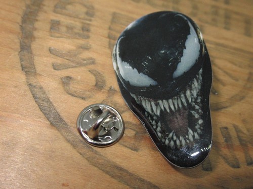 VENOM ET CARNAGE HEAD LET THERE BE CARNAGE SEE THE MOVIE MARVEL PIN BADGE 2021 - Imagen 3 de 10