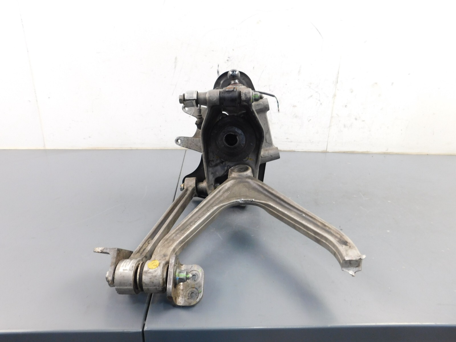 2011 Lamborghini Gallardo LP570-4 Superleggera Left Rear Hub Knuckle #0350 Z3