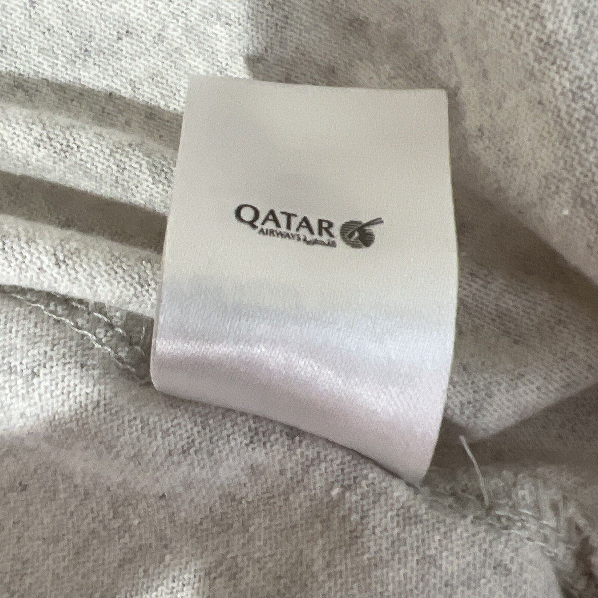 Qatar Airways FIFA World Cup 2022 T-Shirt Men sz S Short Sleeve V