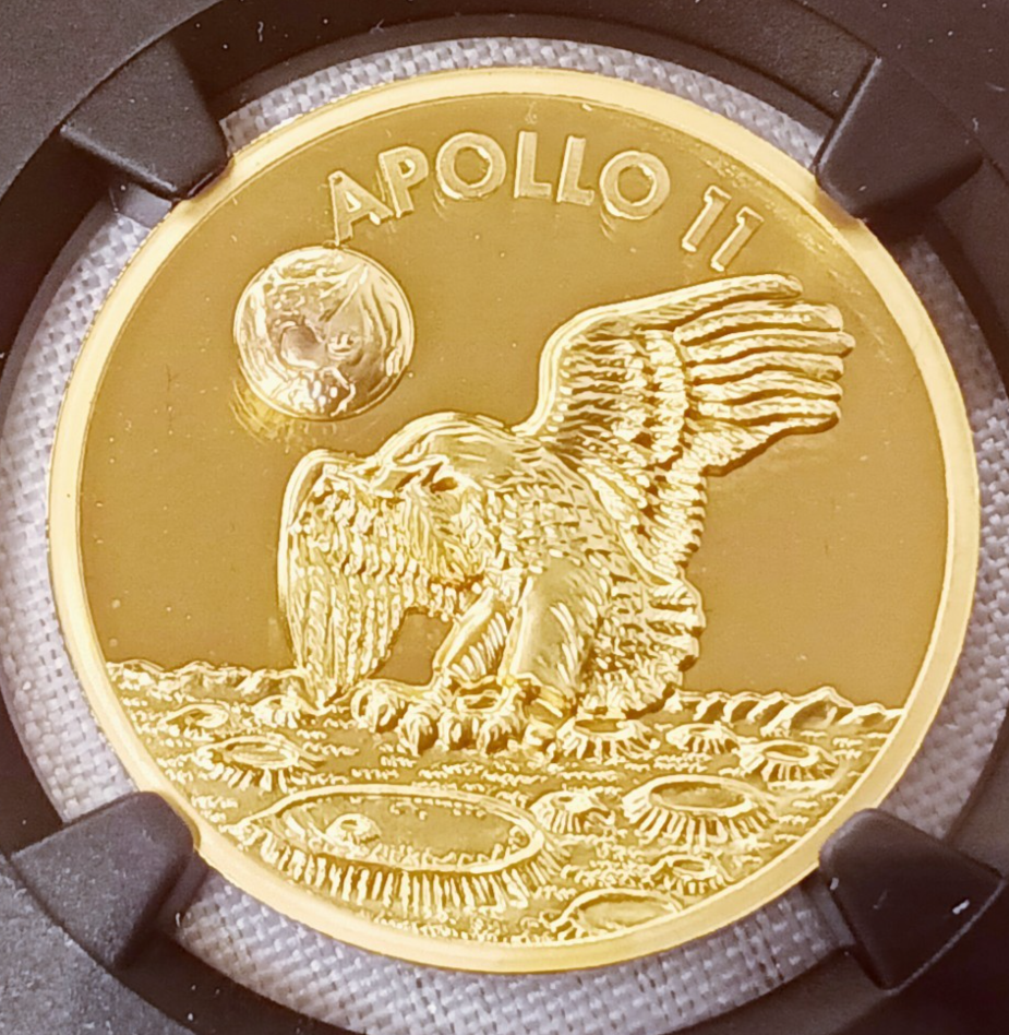 2019 1oz Gold Apollo 11 50th Anniversary Robbins Medal Gem Proof