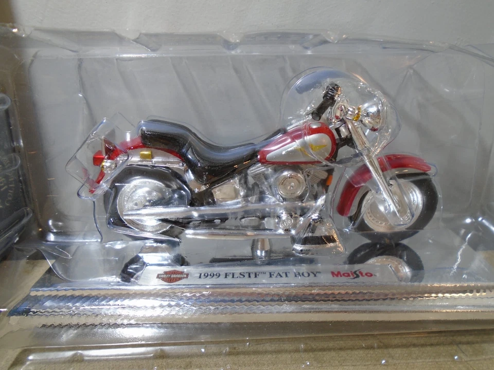 Harley Davidson Fat Boy 1999 FLSTF 1:18 fundido a presión nuevo en caja (ML674) Foto 2 de 4