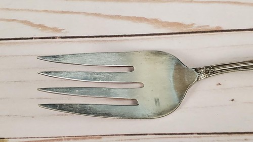 Vintage Rogers & Bro Daybreak Elegant Lady Silverplate Serving Fork - Picture 2 of 7