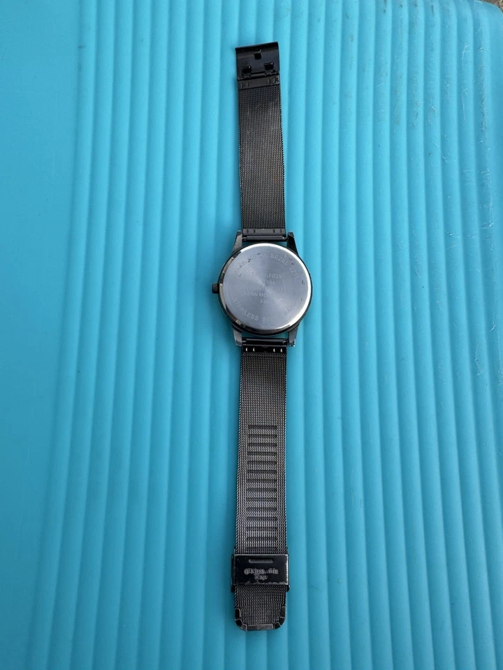 Reloj de pulsera simple para hombre simple ultrafino de moda impermeable Foto 2 de 4