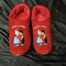 Women  s Slippers 12/13 Holland Clogs Red Plush Embroidered House Shoes Slip On