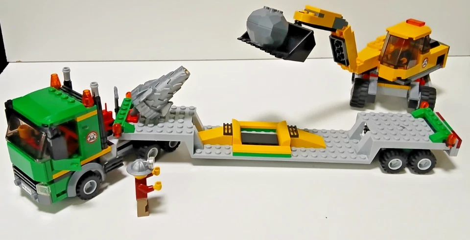 LEGO SET 4203 EXCAVATOR TRANSPORT UNBOXED WITHOUT INSTRUCTIONS - Image 2 of 4