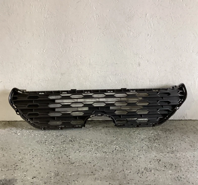 Toyota RAV4 2019 2020 2021 2022 Front lower grille Used OEM 531120R120