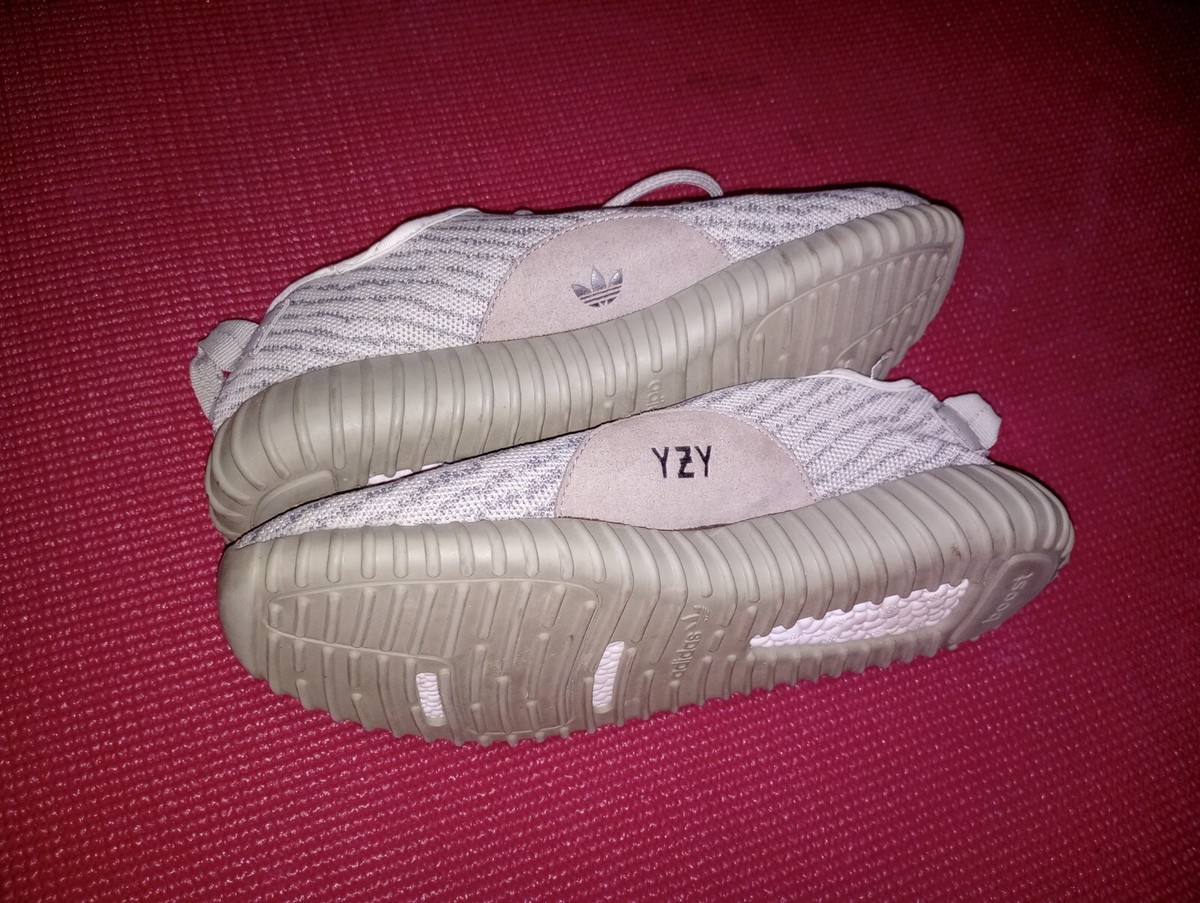 Adidas Yeezy Boost 350 V1 Moonrock Grey U.S Size 10 AQ2660 Adidas Yeezy Boost 350 V1 Moonrock Grey U.S Size 10 AQ2660