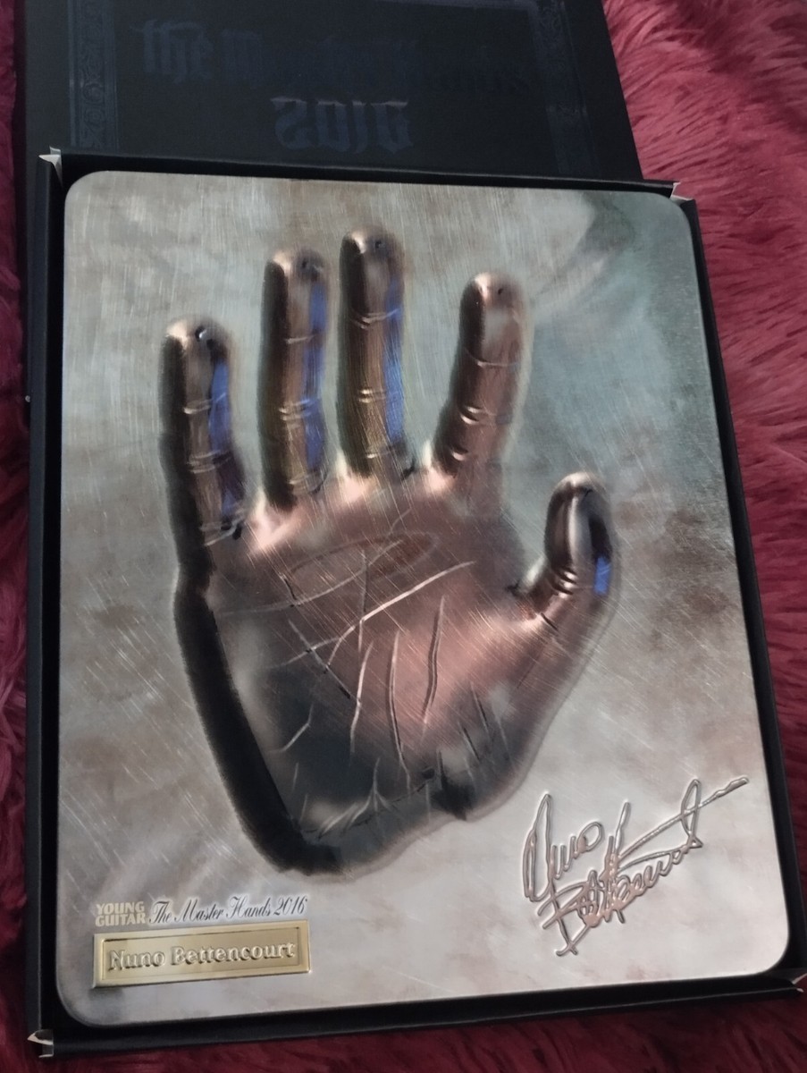 Nuno Bettencourt Handprint Plate Young Guitar Mag Japan The