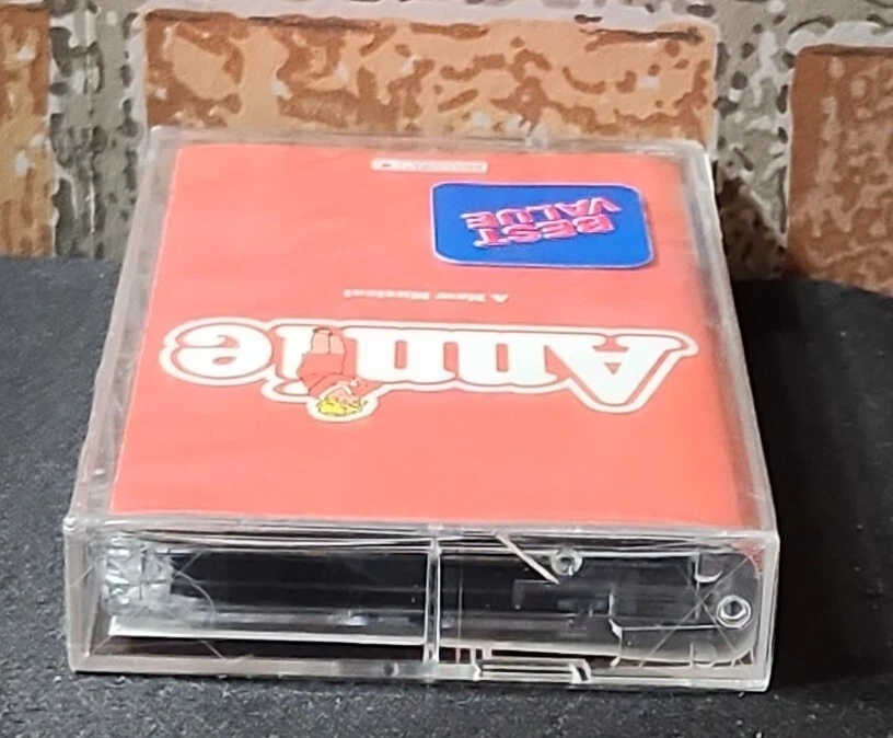 1998 Annie A New Musical Cassette Tape Original Broadway Cast Sealed  - Image 4 of 4