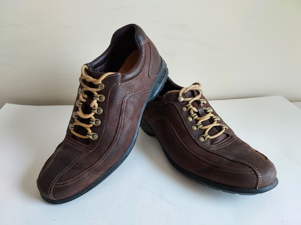Cole Haan Men display picture 2